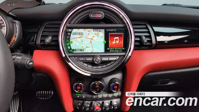 Mini Cooper Convertible 2020 — фото 15