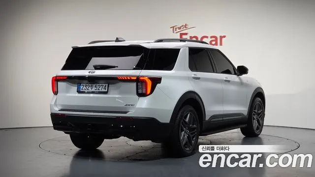 Ford Explorer 2025 — фото 1