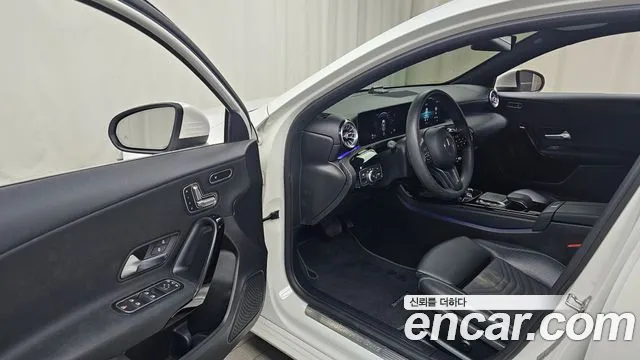 Mercedes-Benz A-Class 2020 — фото 10