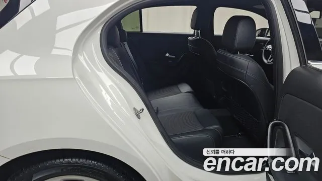Mercedes-Benz A-Class 2020 — фото 12