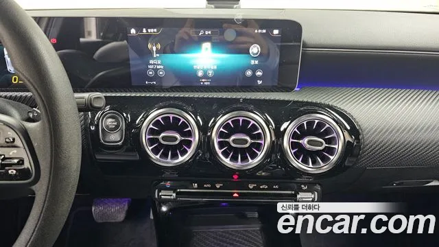 Mercedes-Benz A-Class 2020 — фото 16
