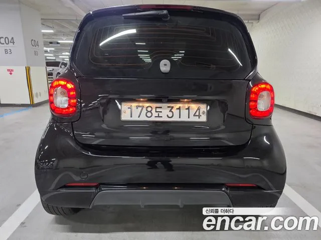 Smart Fortwo 2018 — фото 4