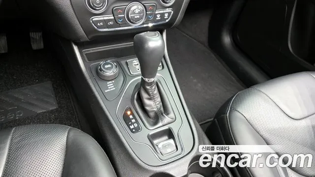 Jeep Cherokee 2019 — фото 9