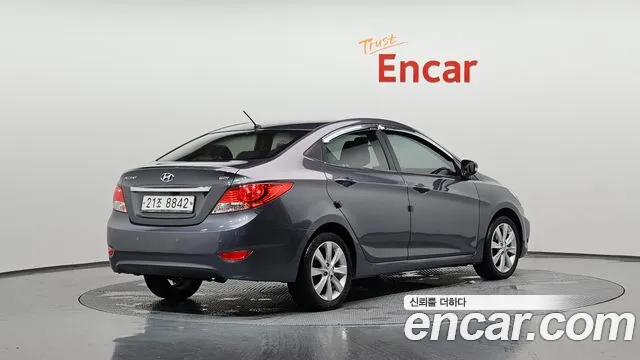 Hyundai Accent 2011 — фото 2