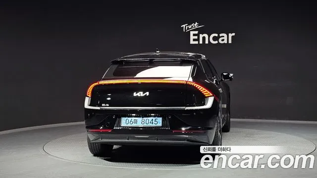 Kia EV6 2023 — фото 4
