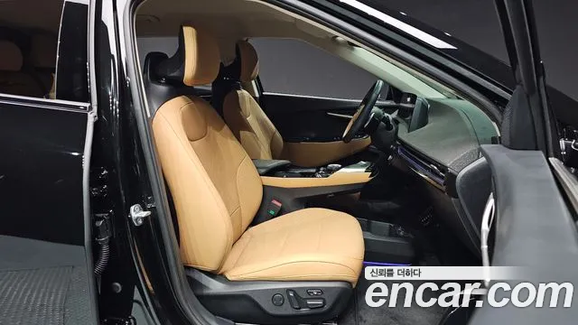 Kia EV6 2023 — фото 10