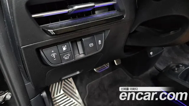 Kia EV6 2023 — фото 17
