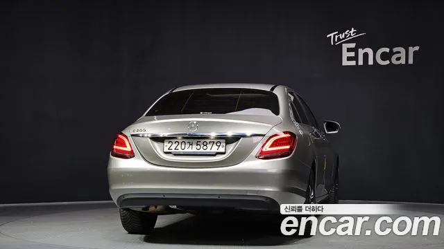 Mercedes-Benz C-Class 2020 — фото 4