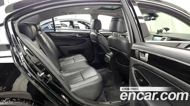 Hyundai Genesis 2013 — фото 12