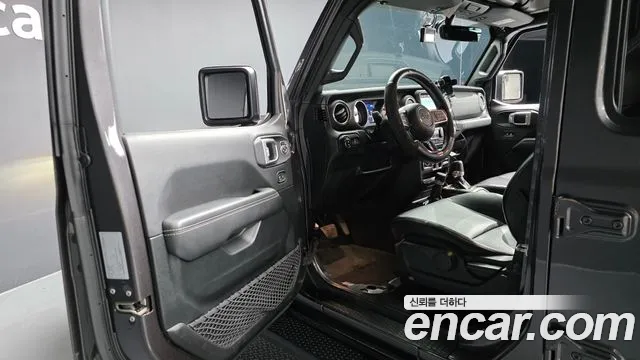 Jeep Wrangler 2021 — фото 10