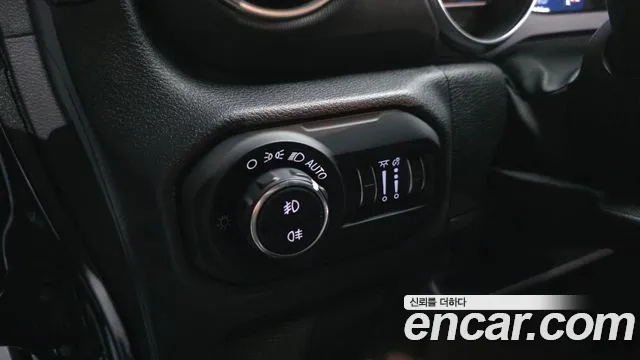Jeep Wrangler 2021 — фото 17