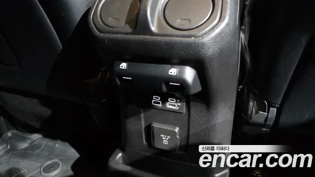 Jeep Wrangler 2021 — фото 18