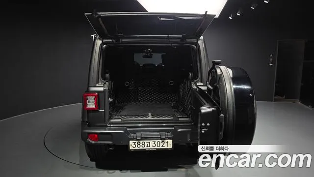 Jeep Wrangler 2021 — фото 20