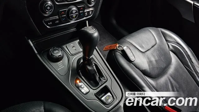 Jeep Cherokee 2019 — фото 9