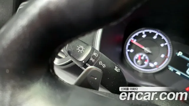 Hyundai Santafe 2022 — фото 16