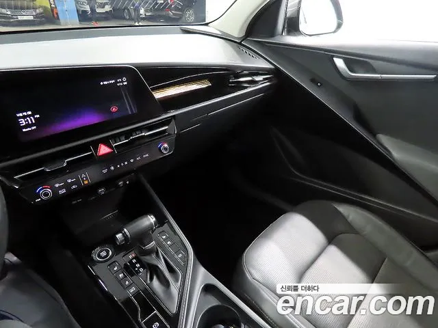 Kia Niro 2022 — фото 10