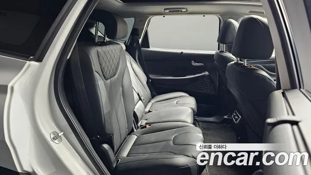 Hyundai Santafe 2022 — фото 12