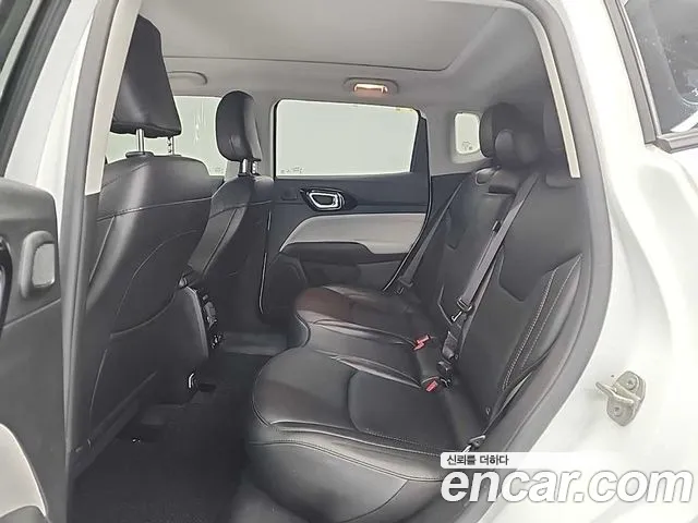 Jeep Compass 2022 — фото 12