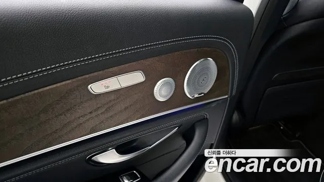 Mercedes-Benz E-Class 2019 — фото 17
