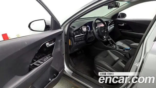 Kia Niro 2020 — фото 10