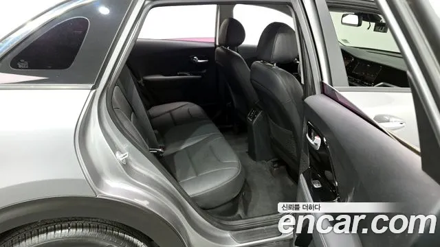 Kia Niro 2020 — фото 12