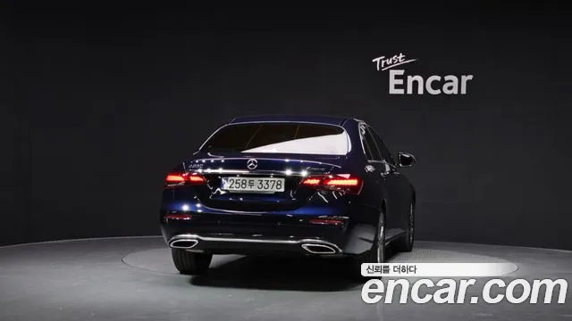 Mercedes-Benz E-Class 2021 — фото 4