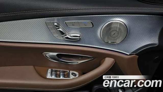 Mercedes-Benz E-Class 2021 — фото 17
