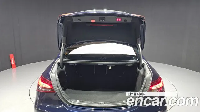 Mercedes-Benz E-Class 2021 — фото 20
