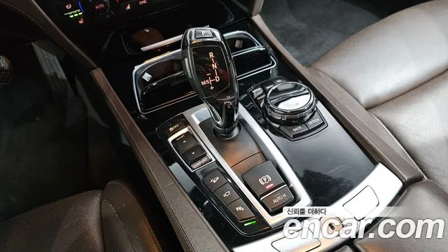 BMW 7-Series 2015 — фото 9