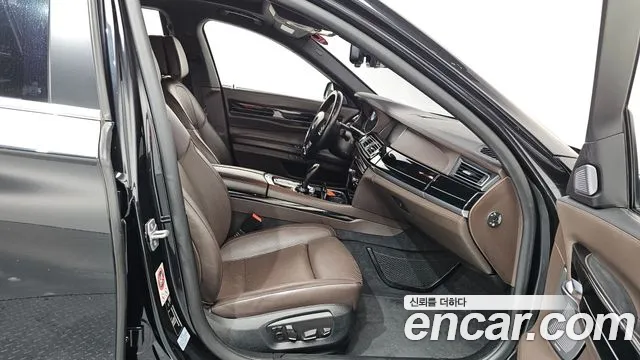 BMW 7-Series 2015 — фото 11