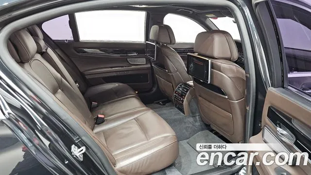 BMW 7-Series 2015 — фото 12