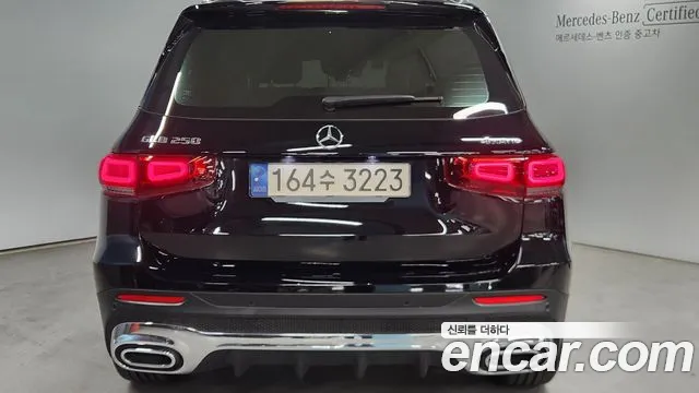 Mercedes-Benz GLB-Class 2023 — фото 4