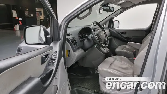 Hyundai Starex 2019 — фото 10