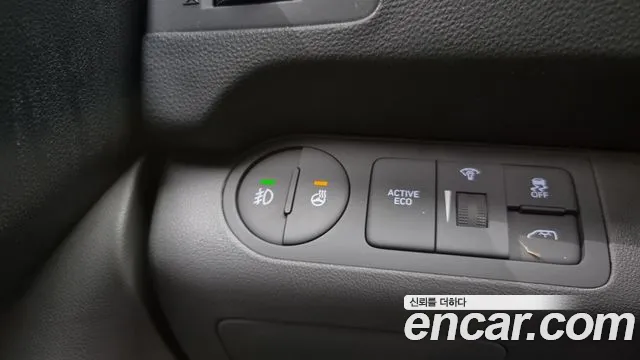 Hyundai Starex 2019 — фото 17