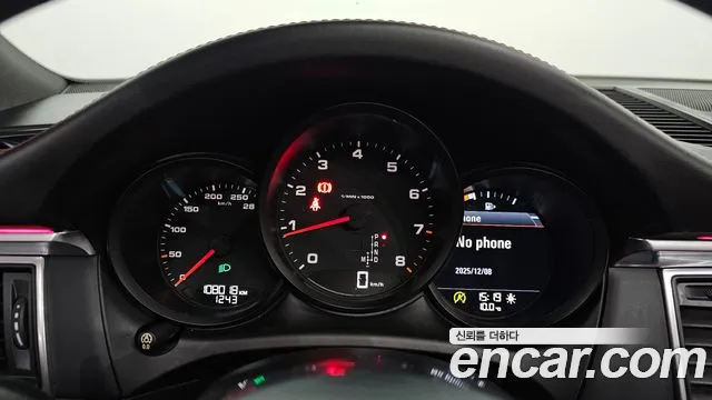 Porsche Macan 2018 — фото 8