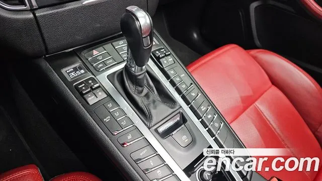 Porsche Macan 2018 — фото 9