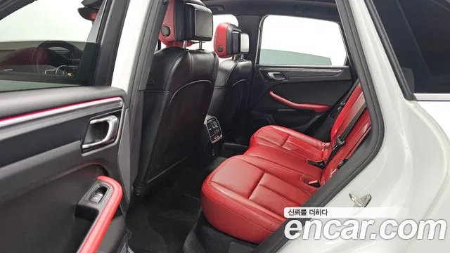 Porsche Macan 2018 — фото 12