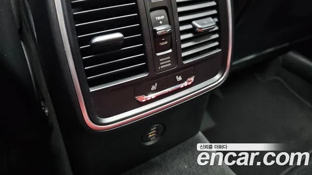 Porsche Macan 2018 — фото 18