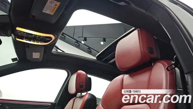 Porsche Macan 2018 — фото 19