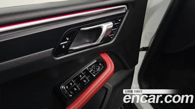 Porsche Macan 2018 — фото 20