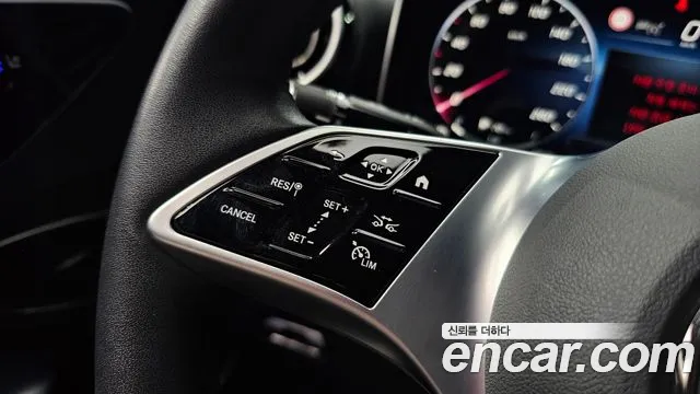 Mercedes-Benz C-Class 2024 — фото 19