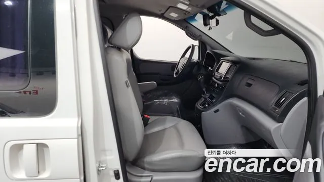 Hyundai Starex 2019 — фото 11