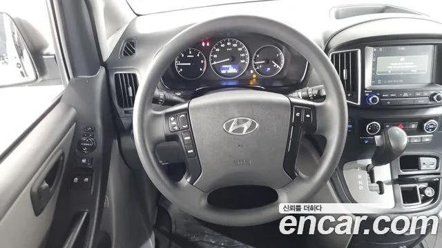 Hyundai Starex 2019 — фото 13