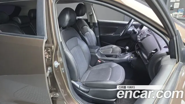 Kia Sportage 2012 — фото 12