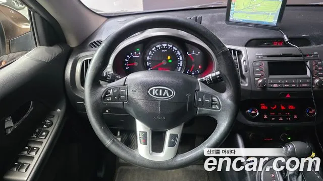 Kia Sportage 2012 — фото 13