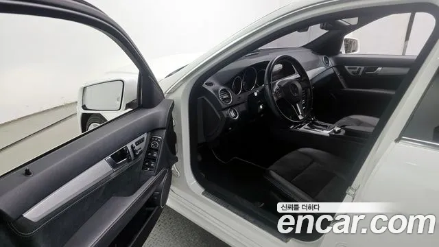 Mercedes-Benz C-Class 2014 — фото 11