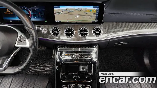 Mercedes-Benz E-Class 2018 — фото 14