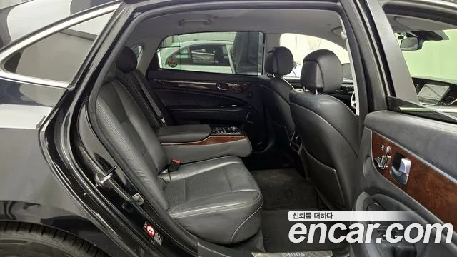 Hyundai Equus 2014 — фото 12