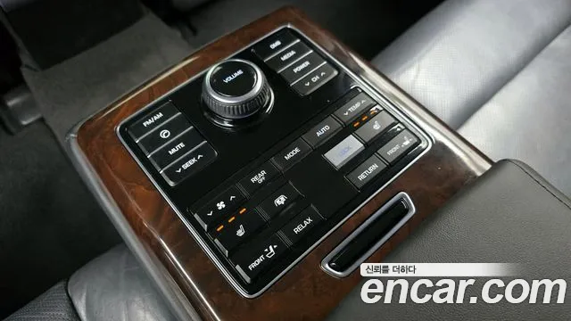 Hyundai Equus 2014 — фото 19