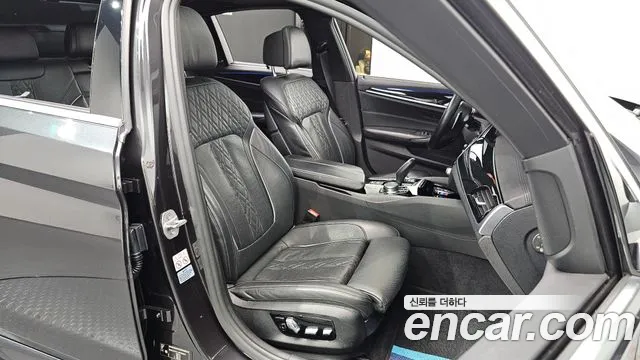BMW 5-Series 2018 — фото 10